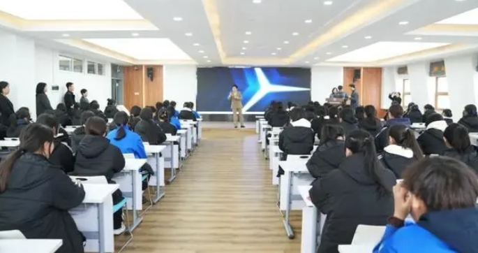 长春国贸学校韩国光州女子大学行莅临我校参观考察 图2