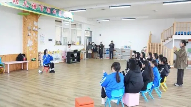 长春国贸学校韩国光州女子大学行莅临我校参观考察 图7