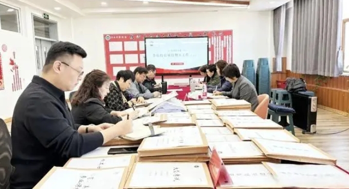李桢校长主持召开长春国贸学校期末工作总结会 图3