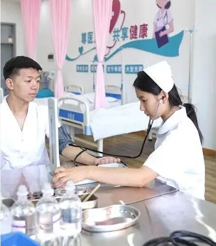 假如长春国贸学校校园生活是一条跑道上的青春…… 图3